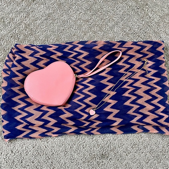 Matching set 💕 Wristlet & Necklace - Picture 3 of 5